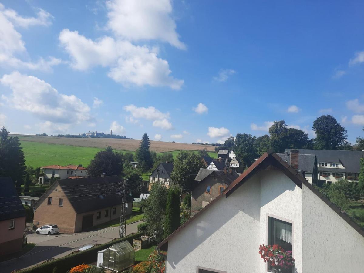 Precioso apartamento, aparcamiento gratis Augustusburg Esterno foto