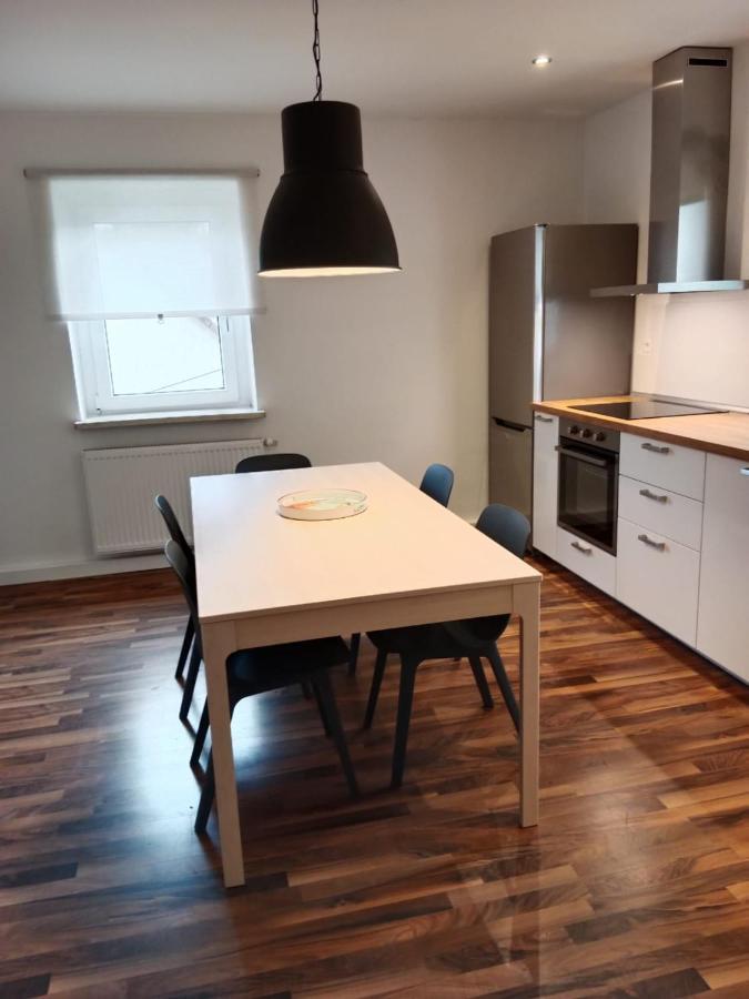 Precioso apartamento, aparcamiento gratis Augustusburg Esterno foto